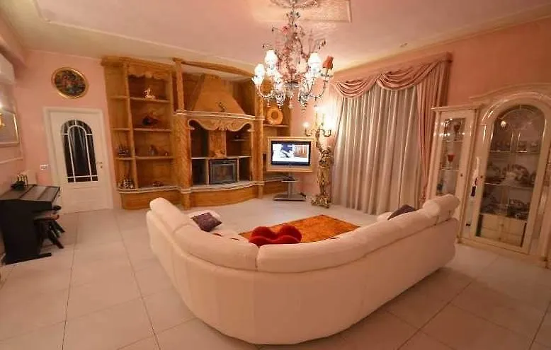 B&B Villa Paradiso Love Legnano Bed & Breakfast
